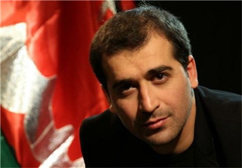 سروده برقعی در رثای حضرت زهرا(س): «غسل از زیر پیرهن سخت است»